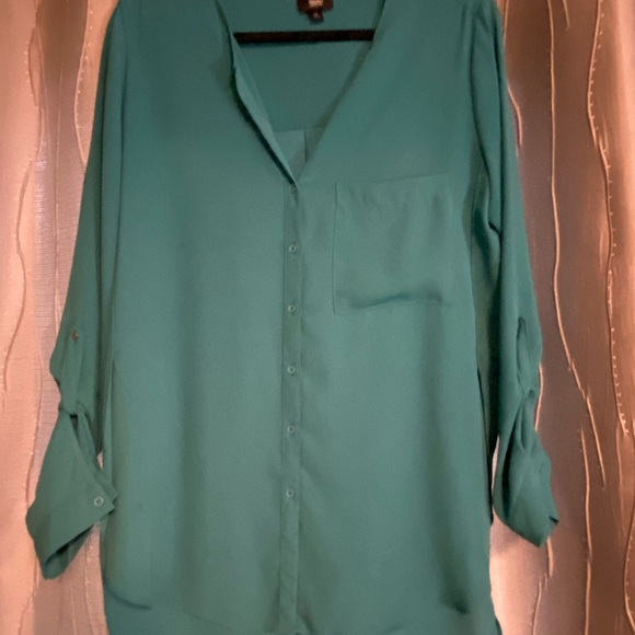 3 blouse bundle - Picture 8 of 9